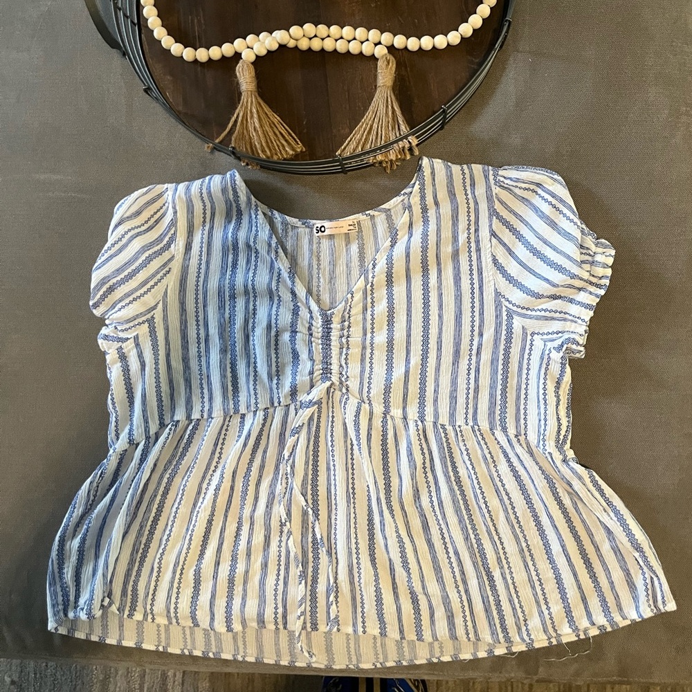 So Good for Life Baby doll Striped Blue and White Top
Size:XL(juniors)